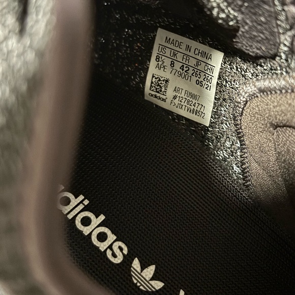 Adidas Yeezy 350 V2 ‘Black Reflective’. 8.5 men or 10 women. *LIKE NEW - Picture 8 of 11